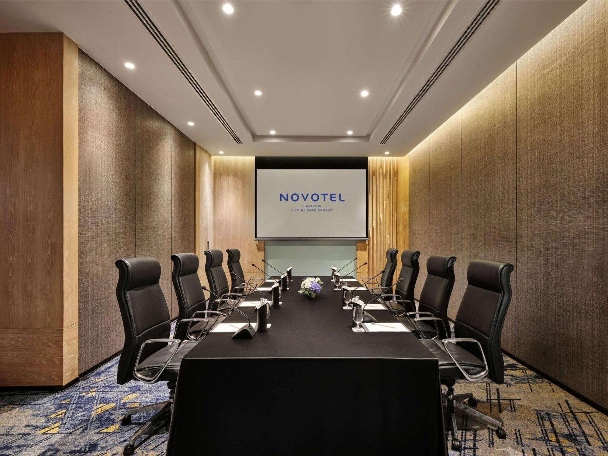 Novotel Bangkok Future Park Rangsit Pathum Thani Exterior photo